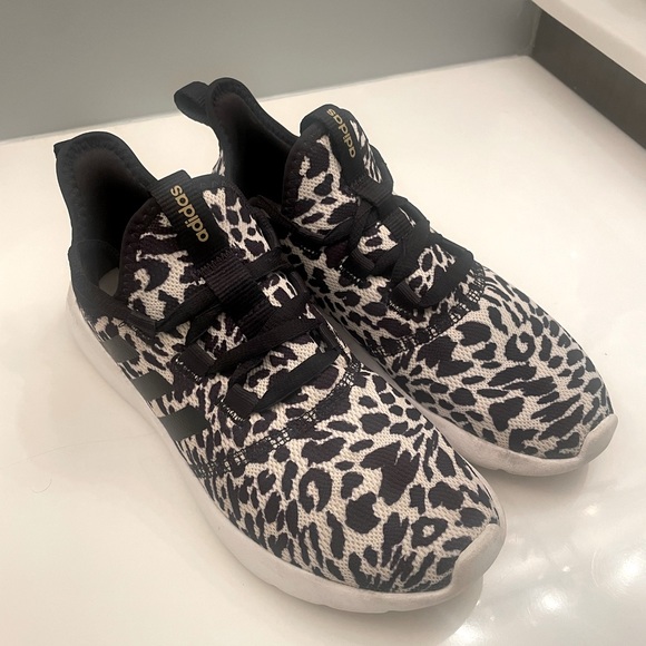 Adidas women’s shoes - Picture 1 of 4